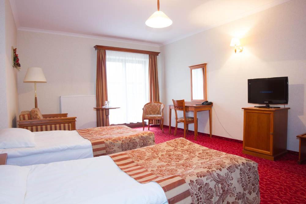 Hotel Stodolka Cminsk Экстерьер фото