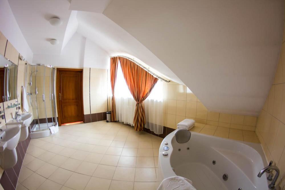Hotel Stodolka Cminsk Экстерьер фото