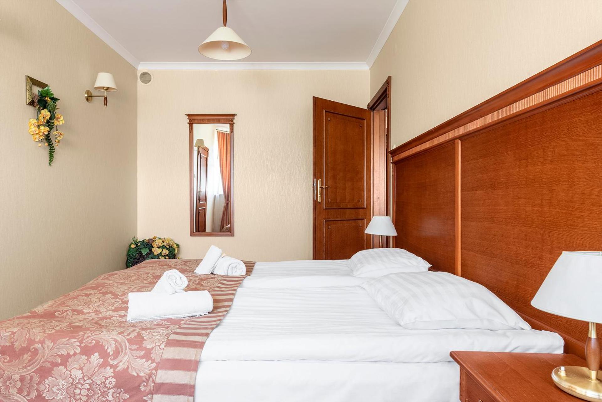 Hotel Stodolka Cminsk Экстерьер фото