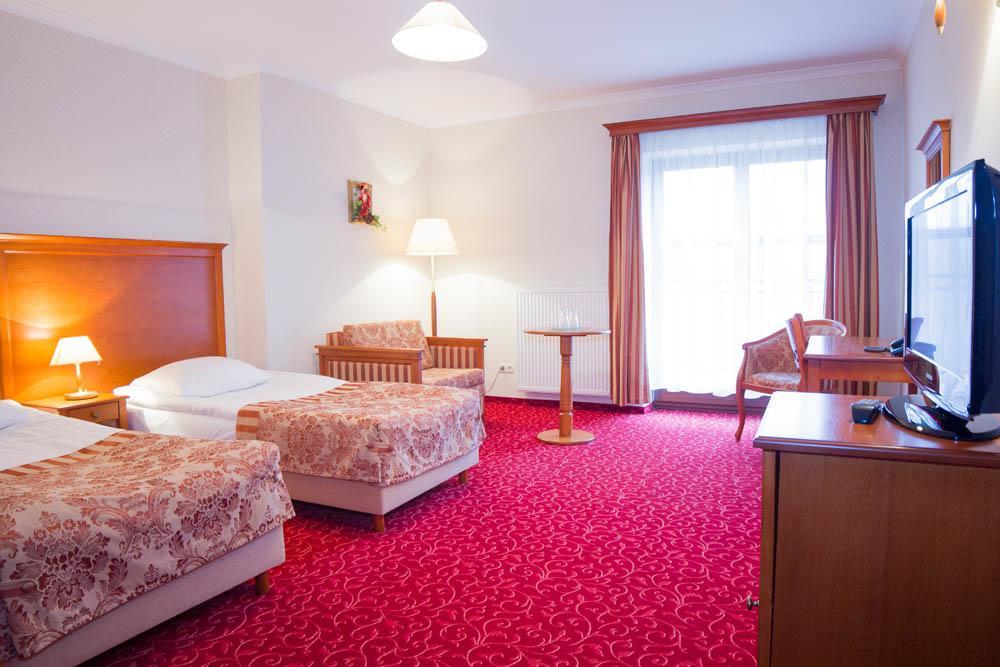 Hotel Stodolka Cminsk Экстерьер фото